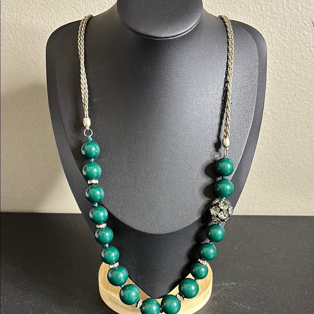 Banana Republic Silver Tone Rope Chain Green Beaded Rhinestone Long Necklace​